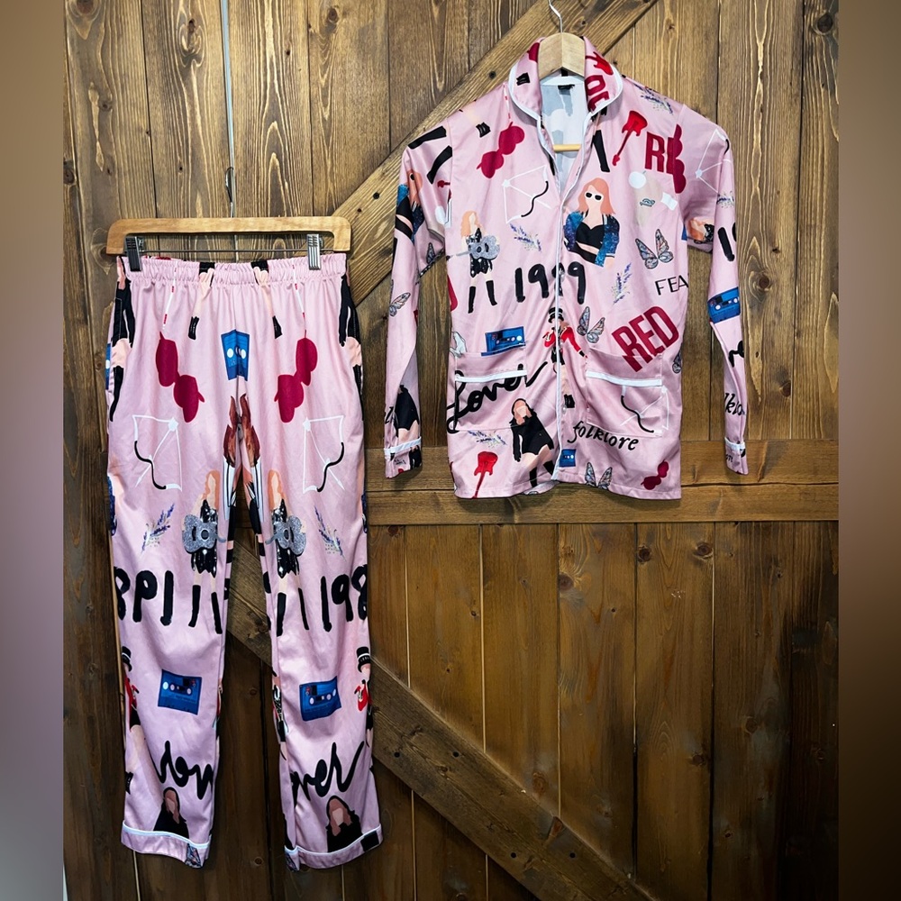 Taylor Swift printed Pink Pajamas size Large